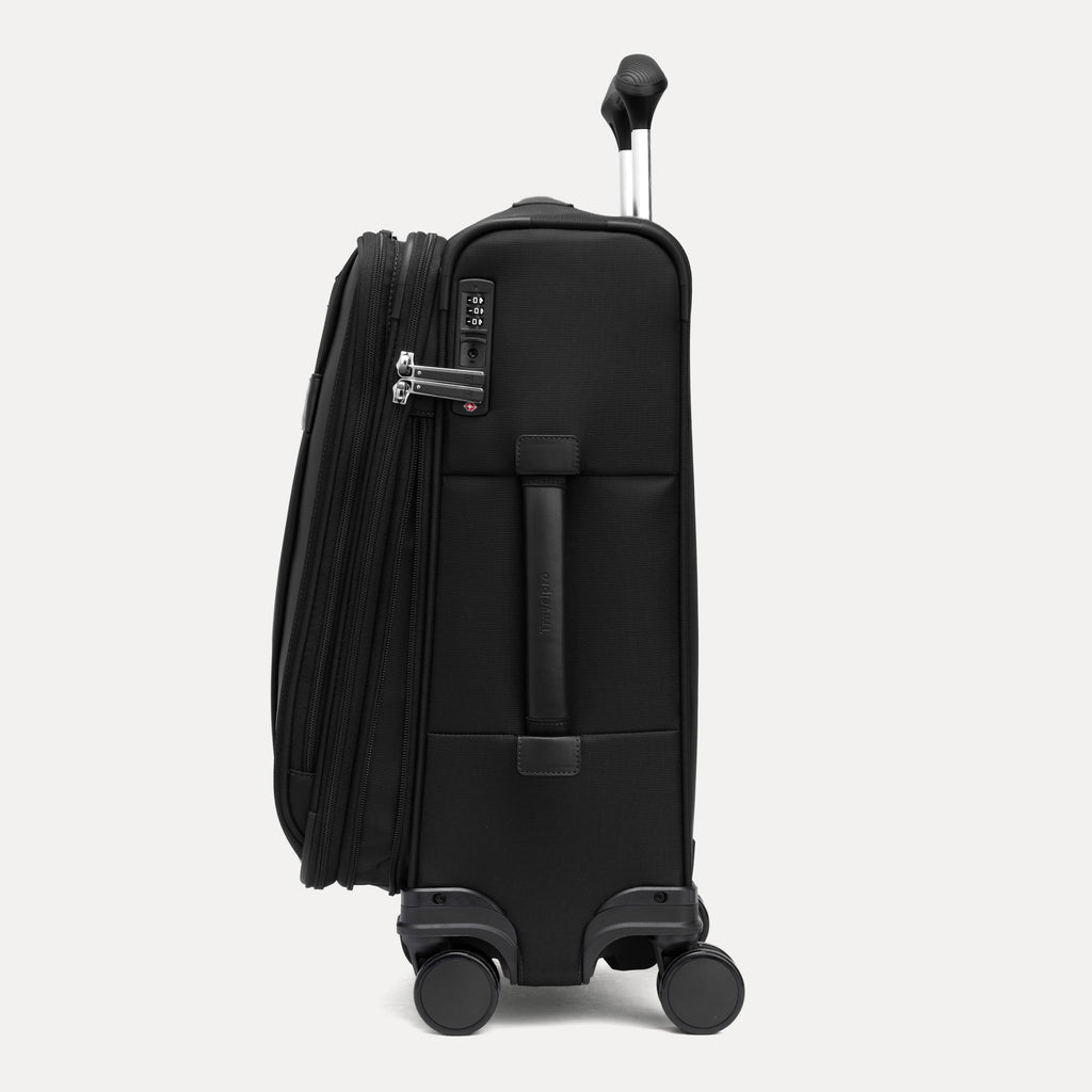 Travelpro ブラック バック Maxlite® Carry-On / Laptop Backpack Set – Travelpro® Canada