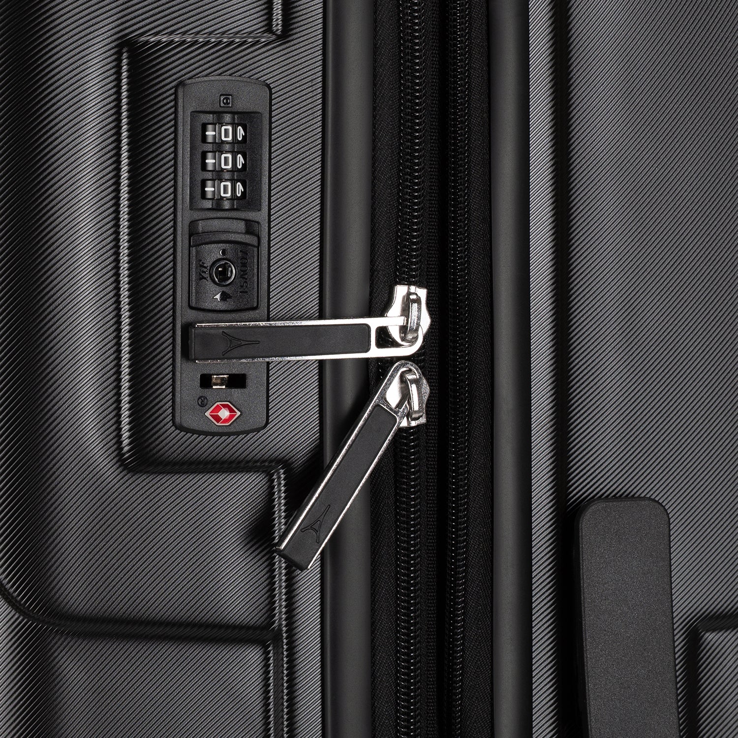 Hydrogen® Three Piece Luggage Set