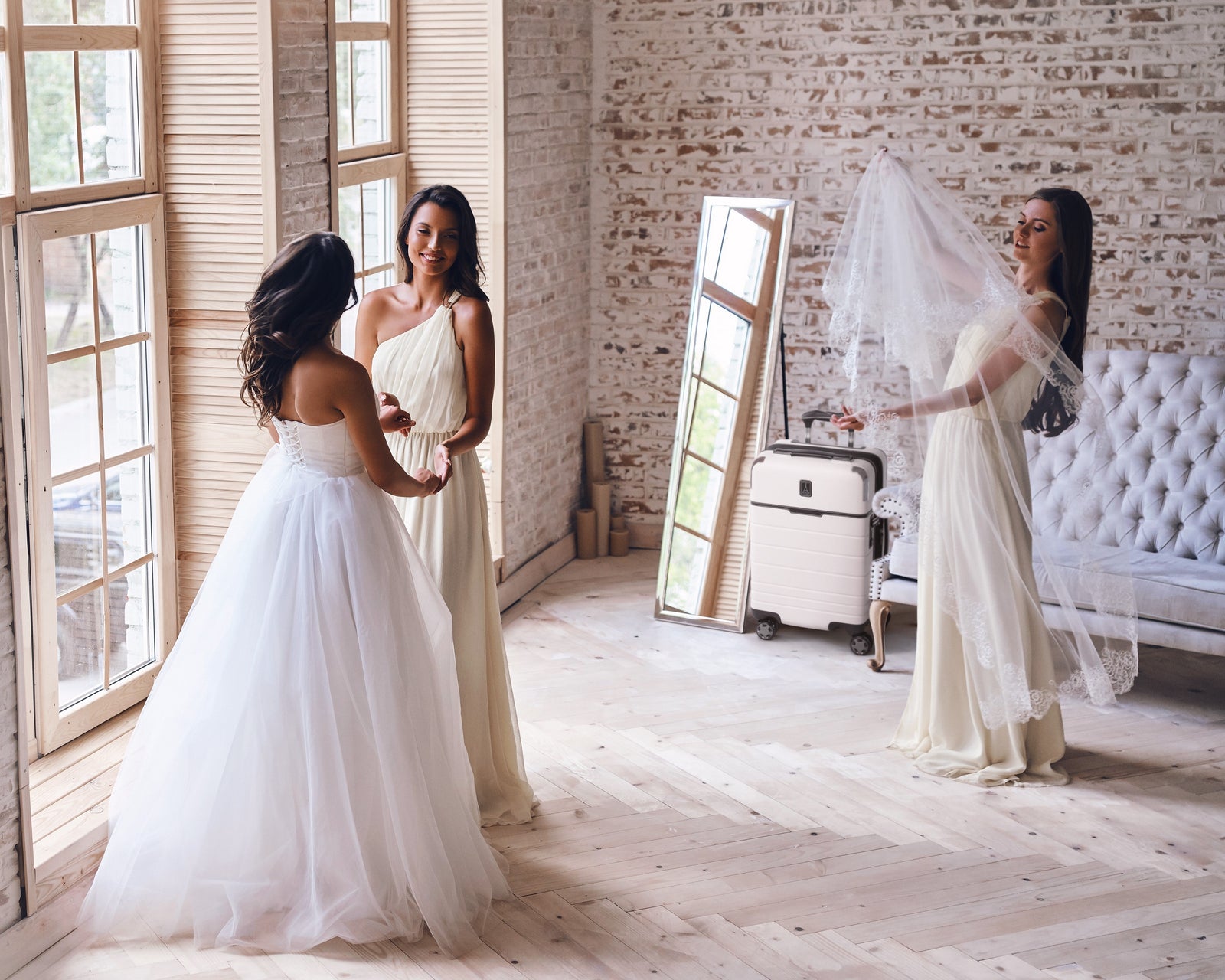 Bridal party getting ready