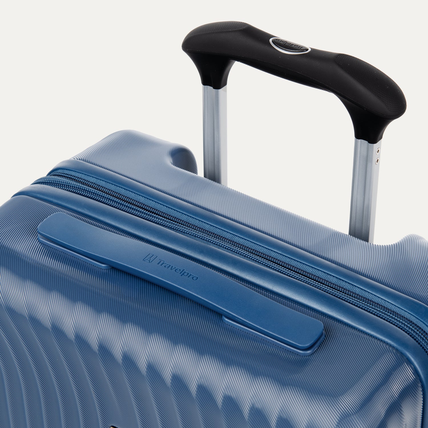 Maxlite® Air Compact Carry-on expansible Hardside Spinner