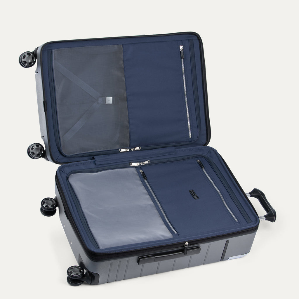 Ensemble de bagages Travelpro® x Travel + Leisure : valise spinner moyenne pour l'enregistrement et sac de voyage à fond ouvrant