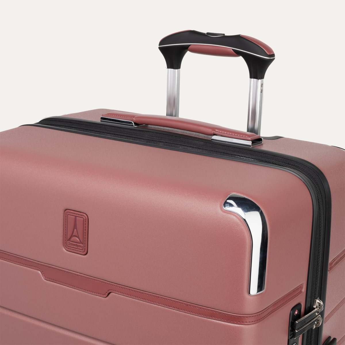 Travelpro® x Travel + Leisure® Check-In moyen Spinner extensible