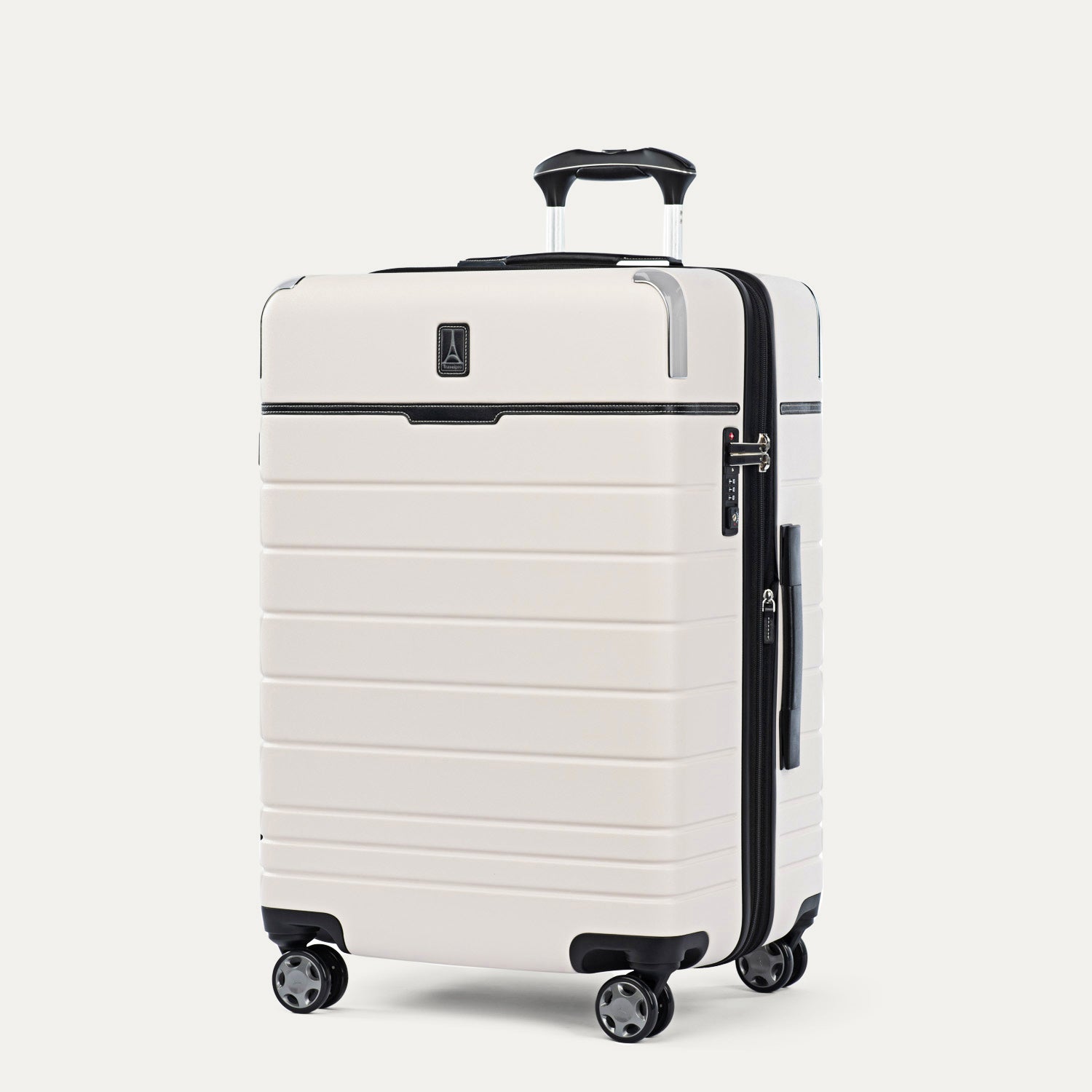 Valise extensible Spinner de taille moyenne Travelpro® x Travel + Leisure®