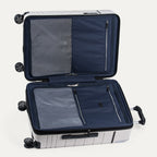 Valise extensible Spinner de taille moyenne Travelpro® x Travel + Leisure®