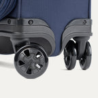 Valise cabine extensible à roulettes Crew™ Classic Compact