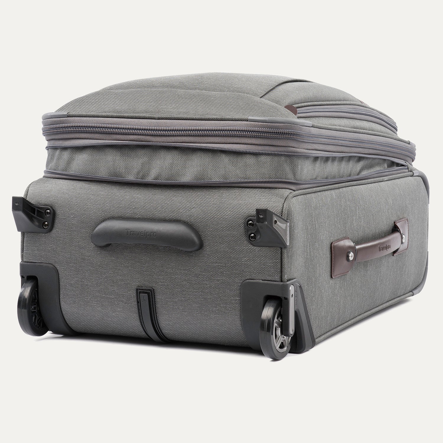 Platinum® Elite 22” Expandable Carry-On Rollaboard