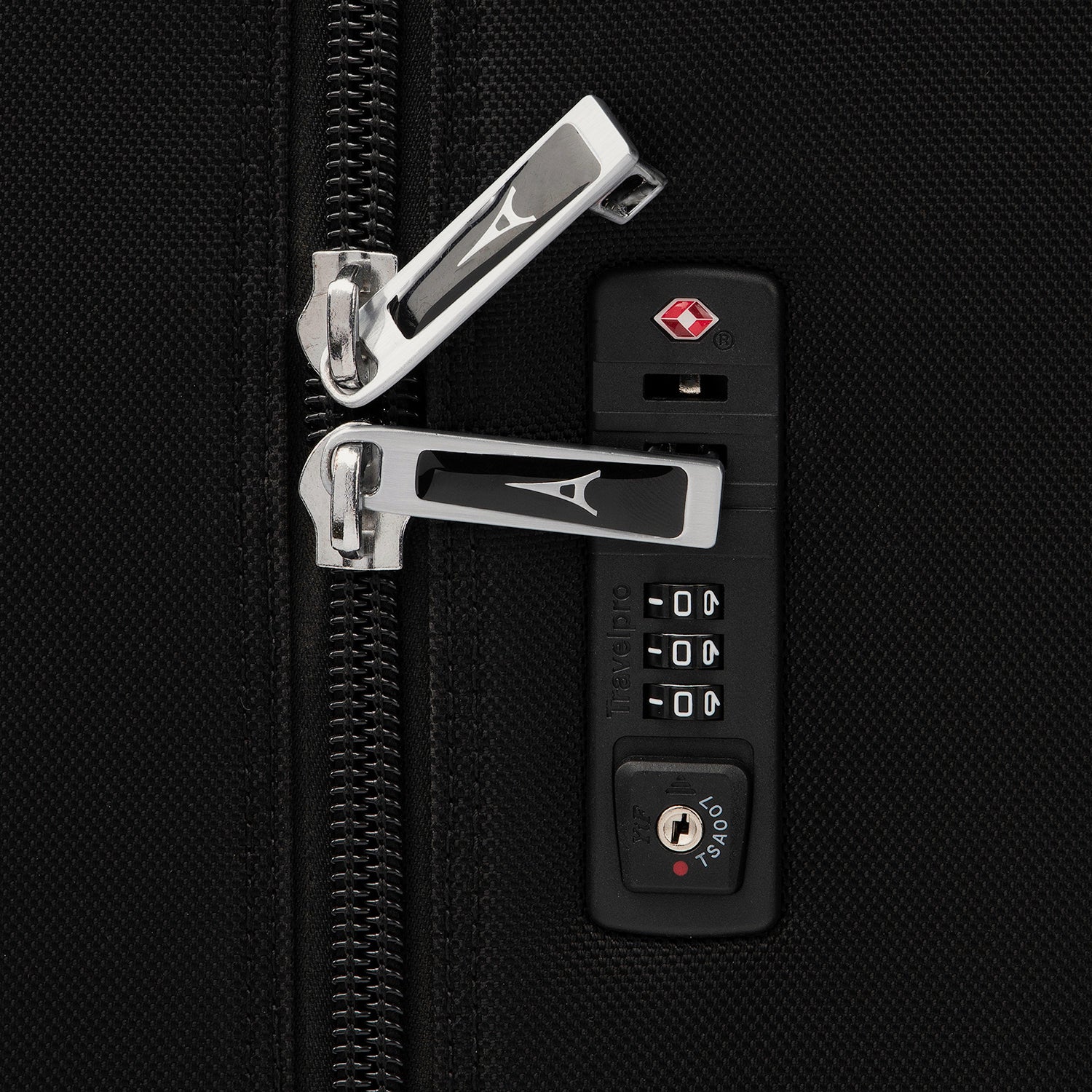 Housse à vêtements à roulettes Platinum® Elite de 50 po
