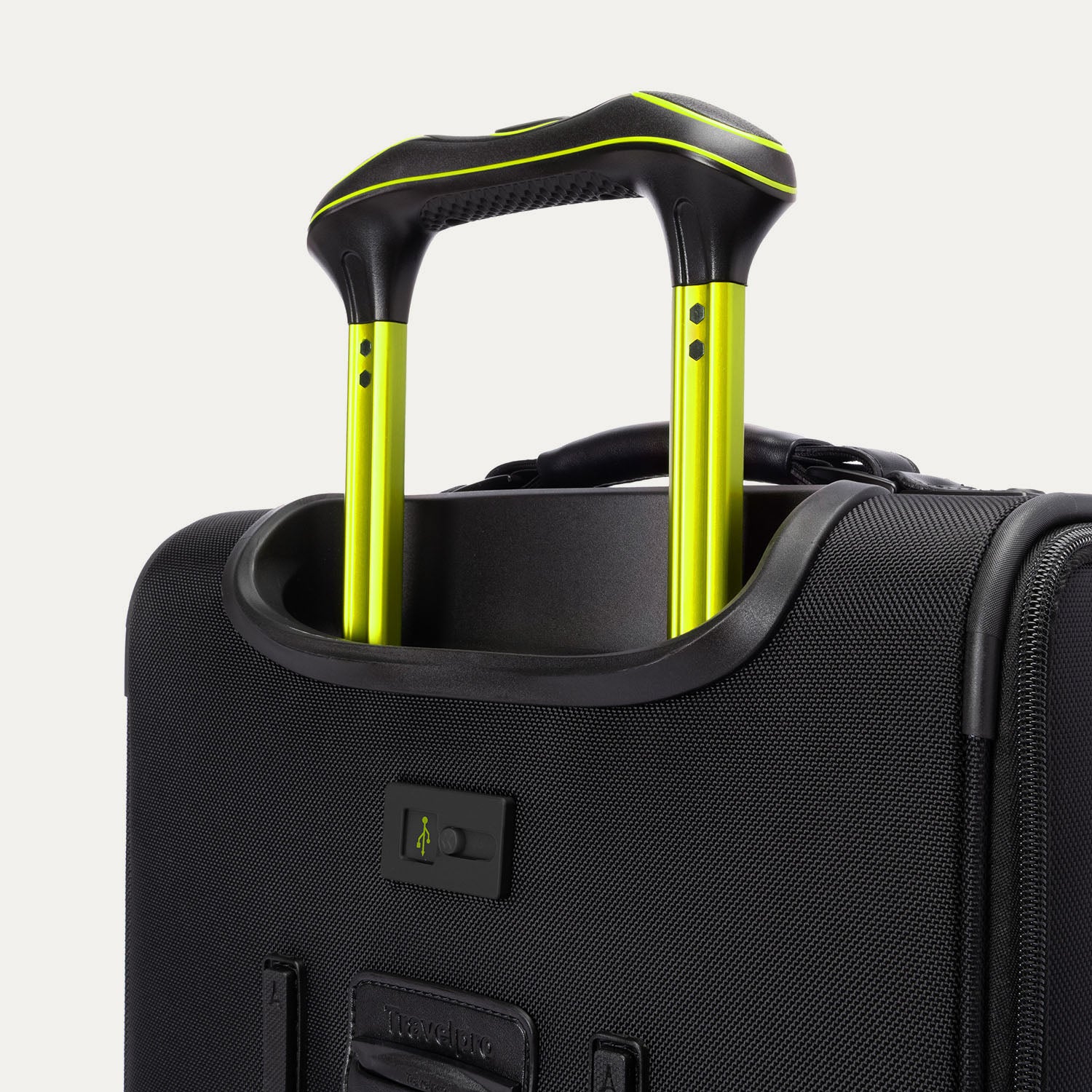 Valise Spinner Extensible Platinum® Elite de 21 po