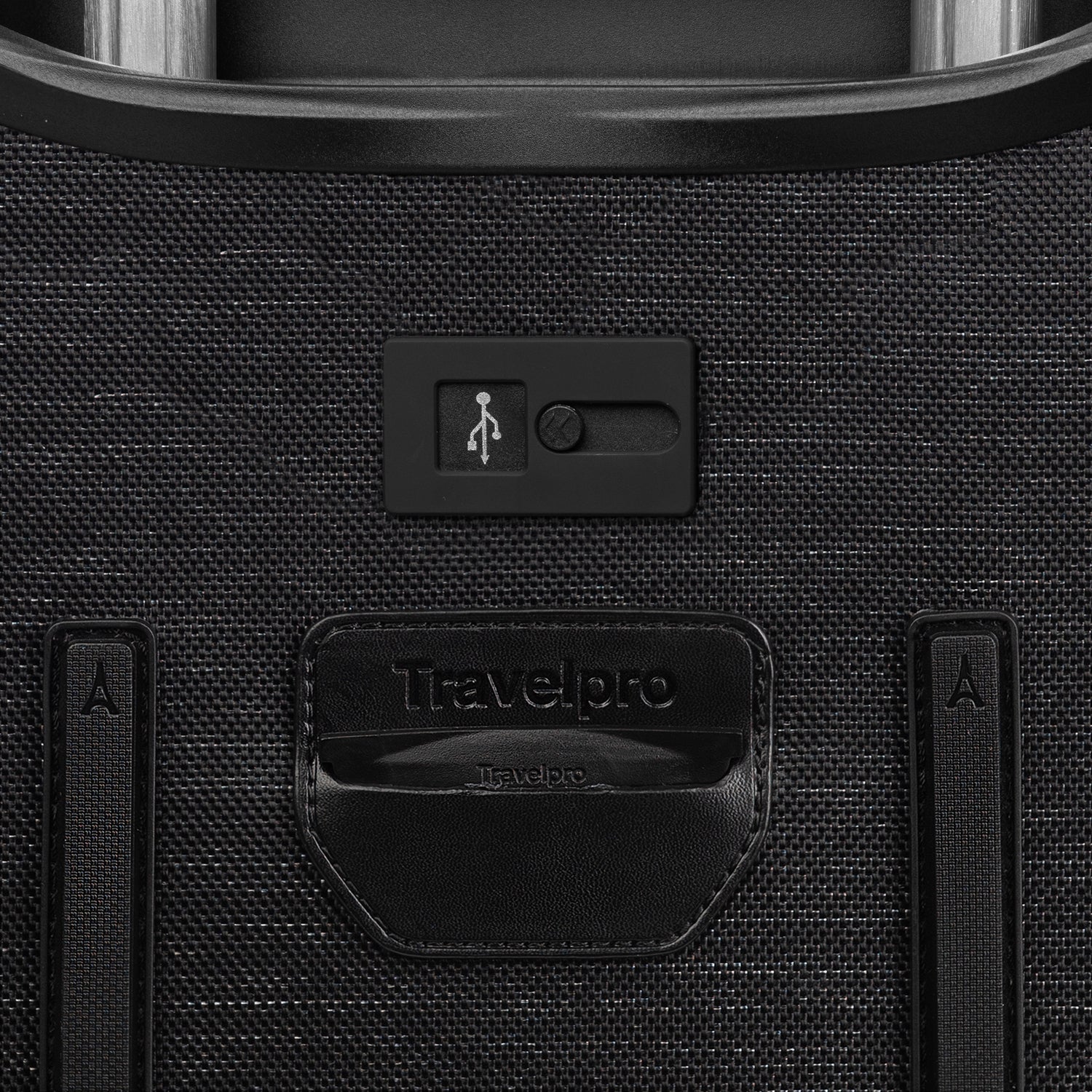 Valise Spinner Extensible Platinum® Elite de 21 po
