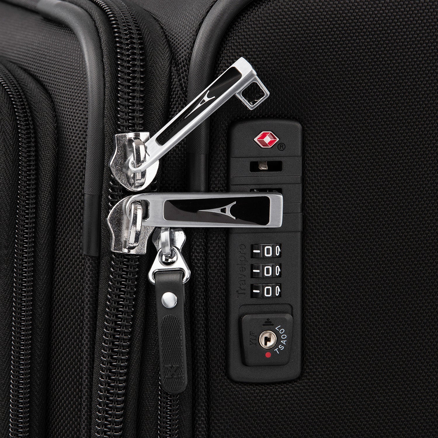 Valise Spinner Extensible Platinum® Elite de 29 po