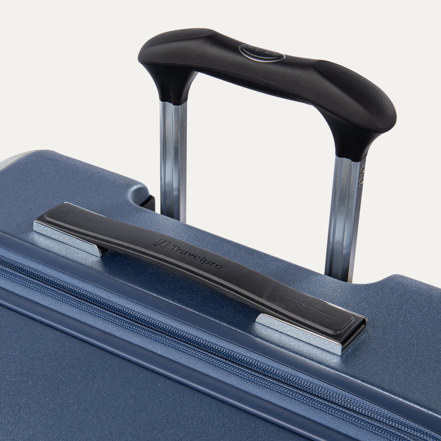 Platinum® Elite Spinner Hardside expansible de taille moyenne pour le check-in