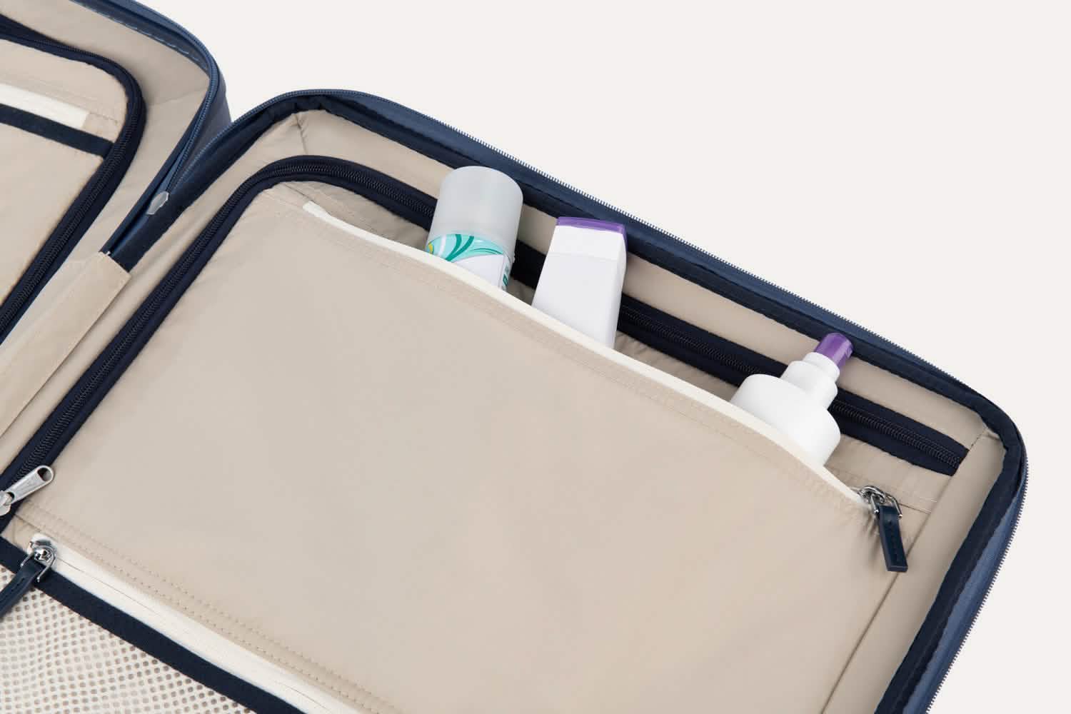 Valise grand format à roulettes en polycarbonate Platinum® Elite