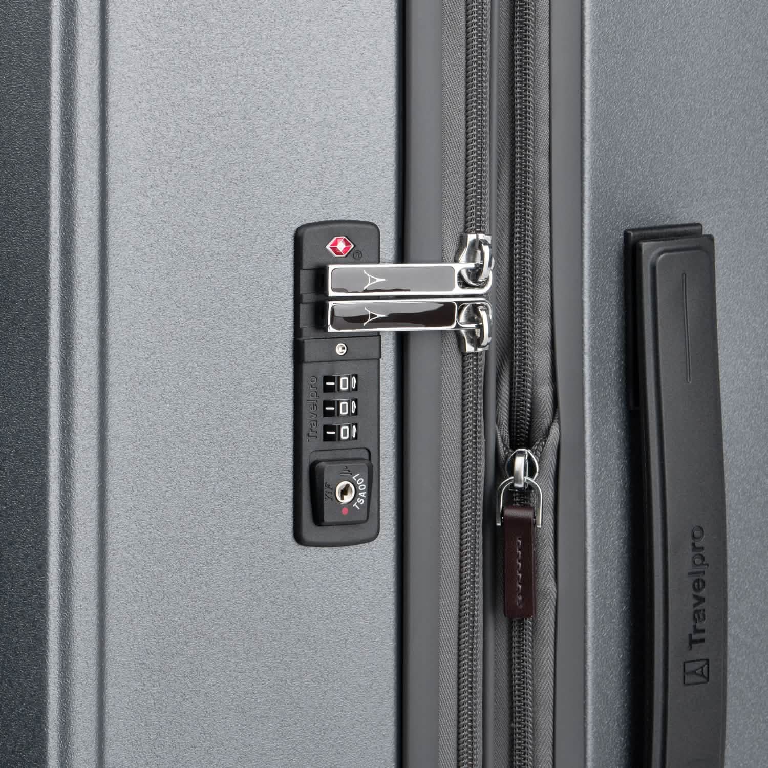 Valise grand format à roulettes en polycarbonate Platinum® Elite