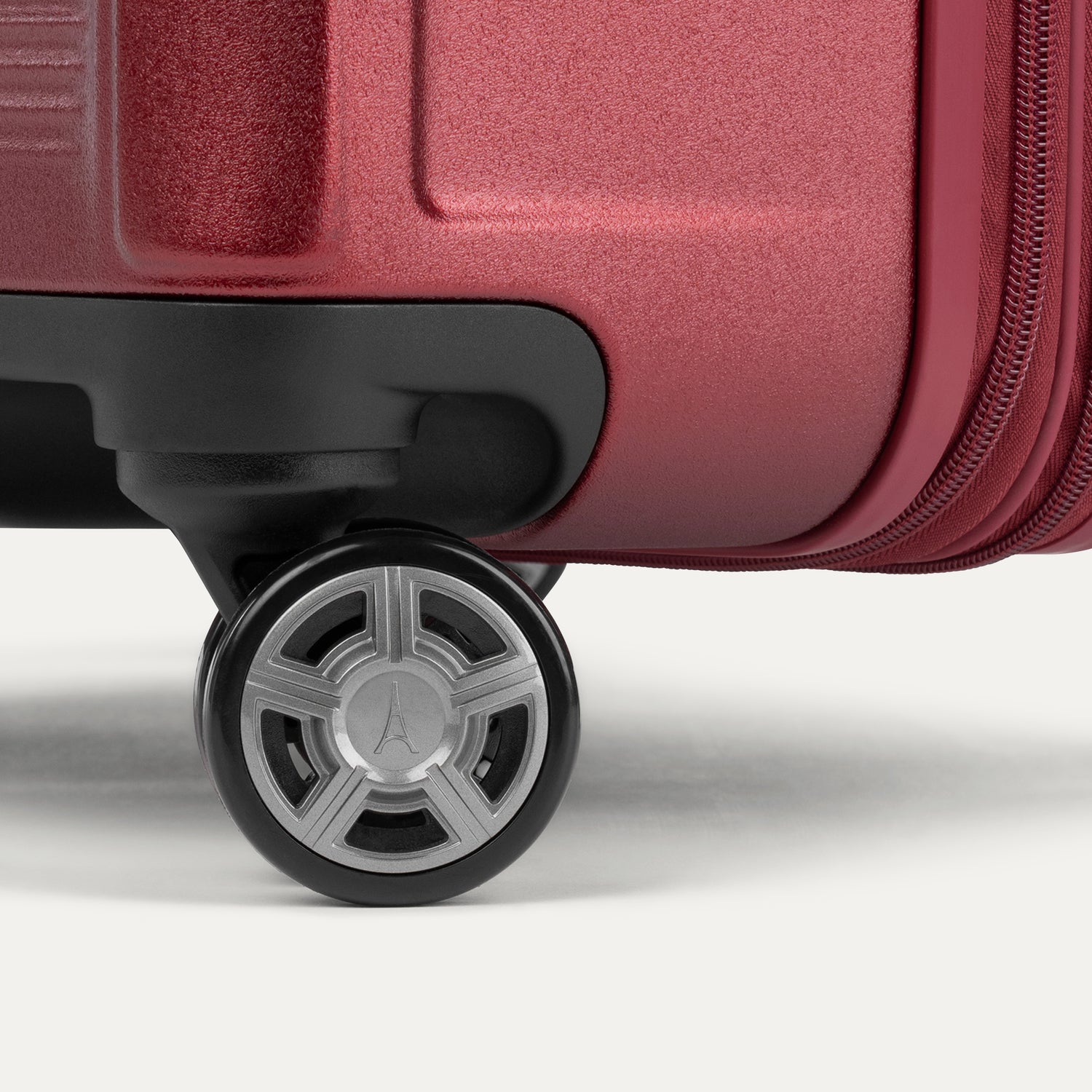 Platinum® Elite Medium Check-In Expandable Hardside Spinner