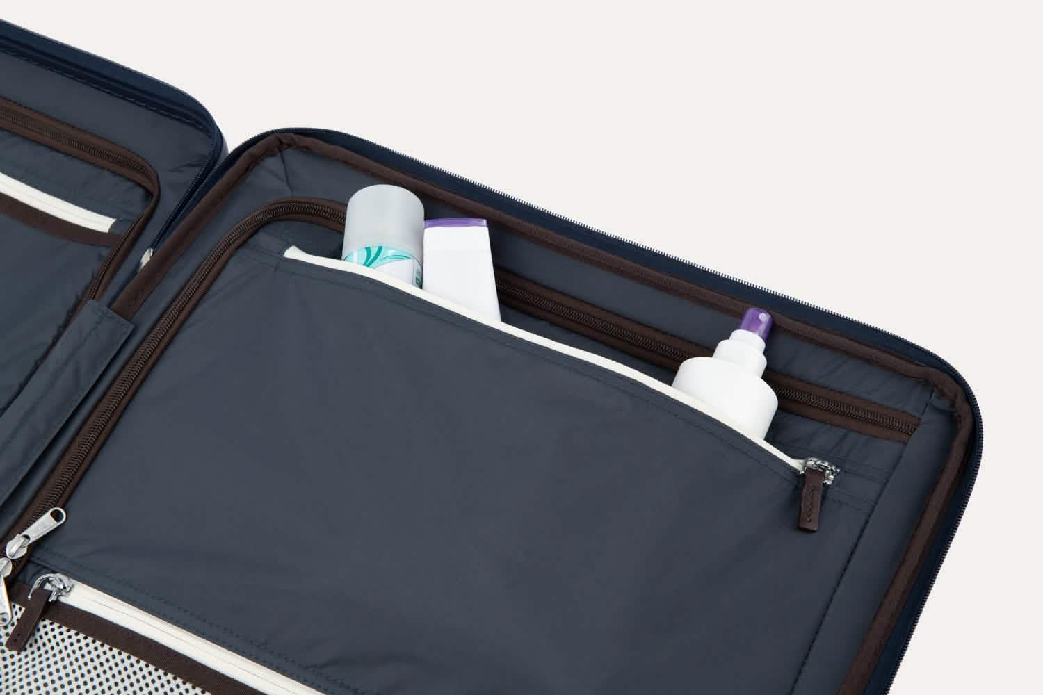 Valise grand format à roulettes en polycarbonate Platinum® Elite