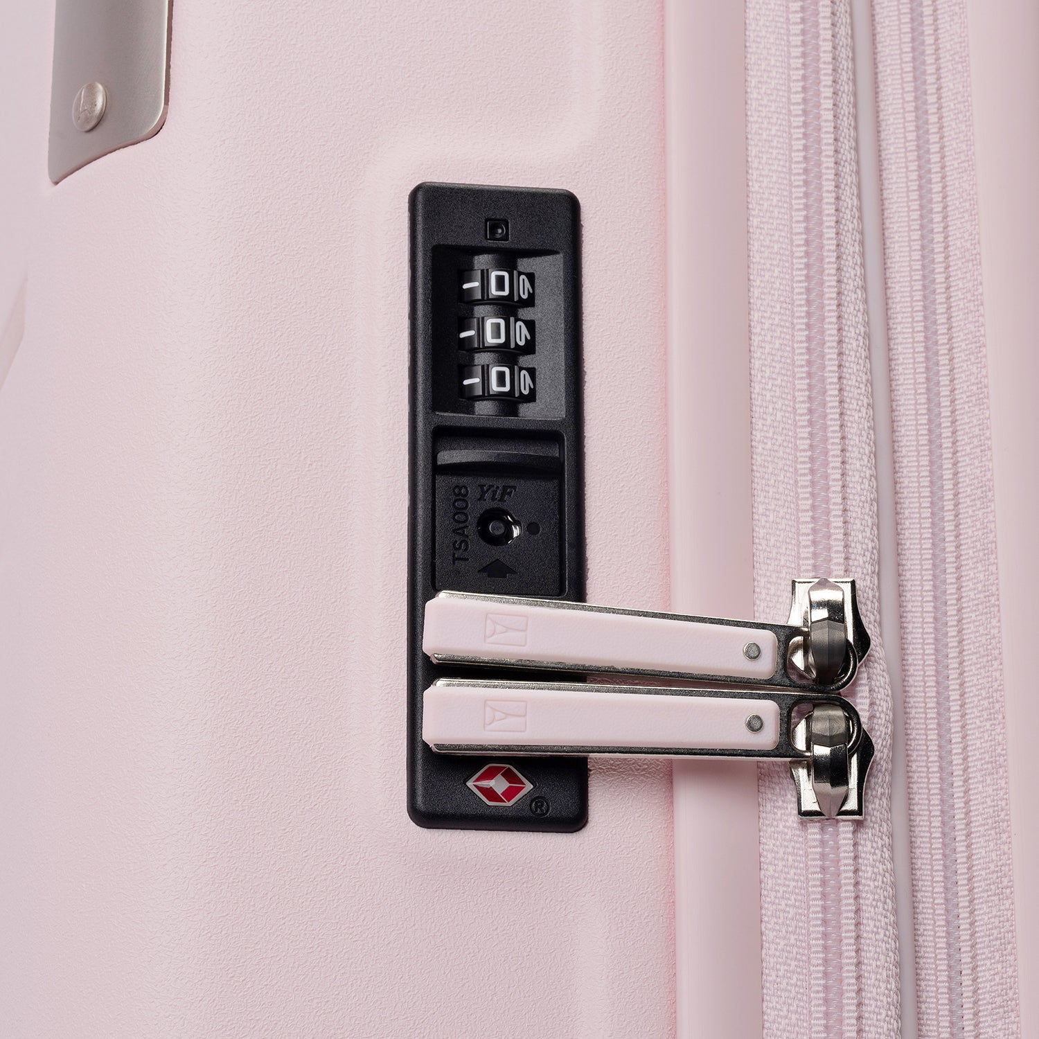 Platinum® Elite Medium Check-In Hardside Spinner