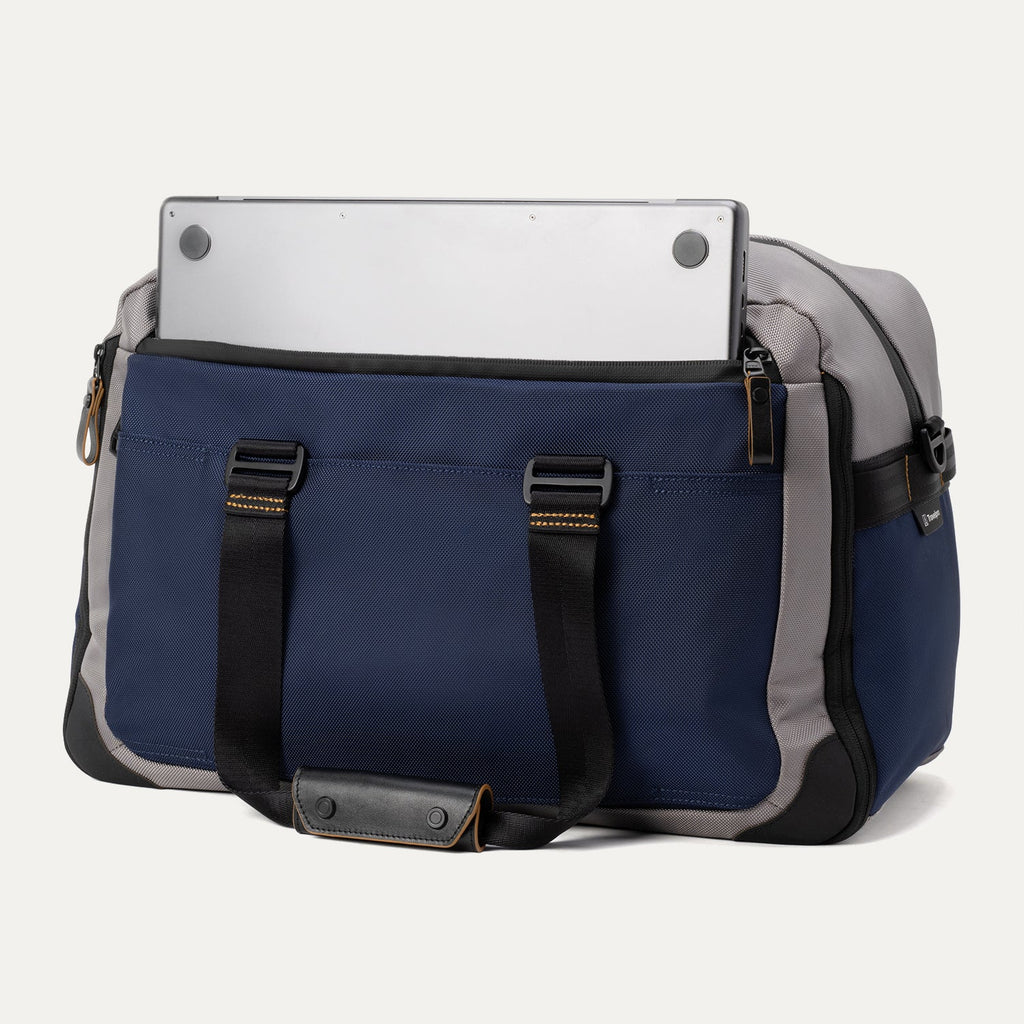Travelpro® Altitude™ Sac polochon à double expansion