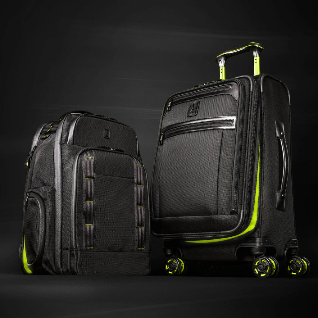 Valise à roulettes extensible Platinum® Elite 21 po / Sac à dos pour ordinateur portable grand format extensible Travelpro® Altitude™