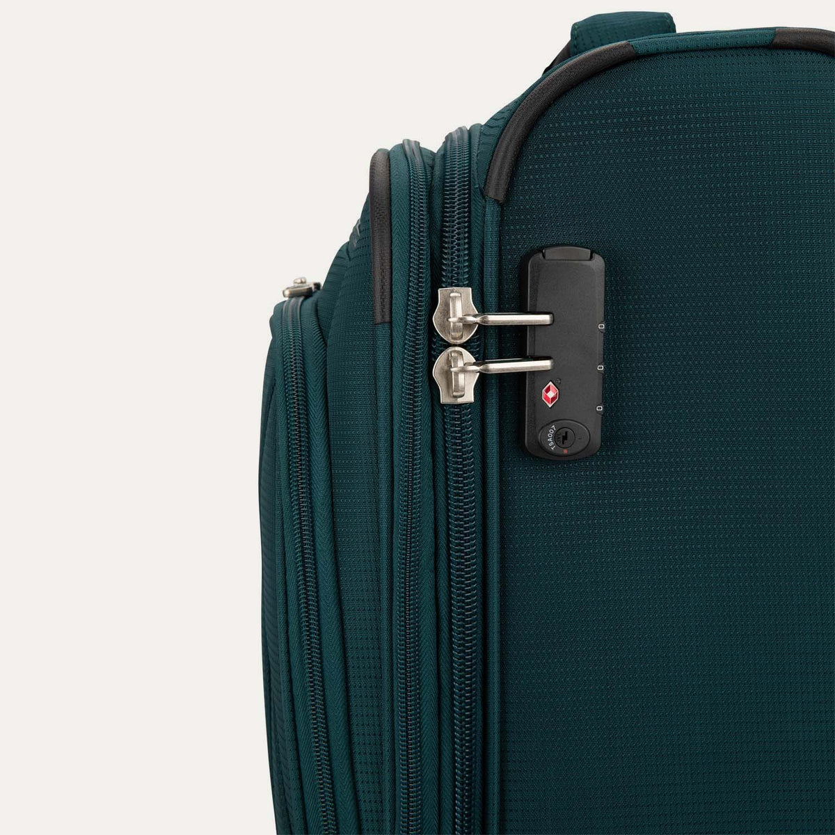 Valise extensible à roulettes Connoisseur 4 - 21,75 pouces