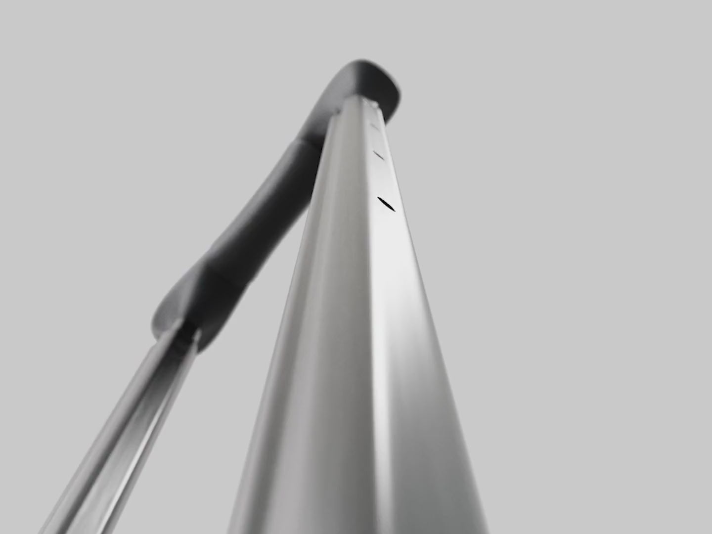 Platinum Elite PrecisionGlide System: telescoping handle heights and spinner wheels